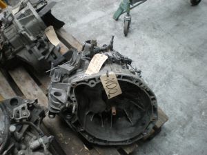 Produktbild zu: 	 Getriebe RENAULT MEGANE SCENIC 1,9DCI Cod:NDO-001 Motor: F9Q800 88KW Bj.03! gearbox boite de vitesses